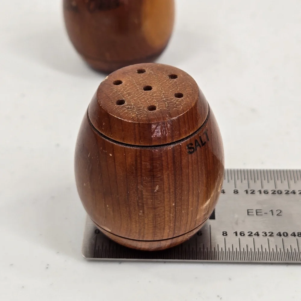 VTG Wooden‎ Salt and pepper Shakers Barrel Shaped Souvenirs Poise Oklahoma Trink